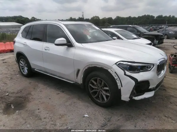 5UXCR6C52KLL37038 2019 BMW X5 - Image 1