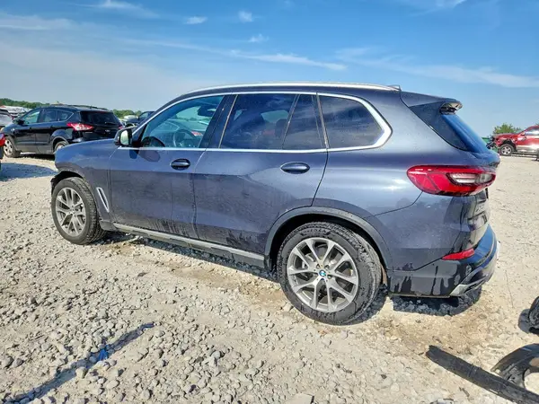 5UXCR6C52KLL37153 2019 BMW X5 - Image 2
