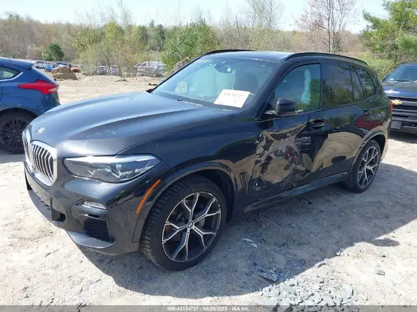 5UXCR6C52KLL39565 2019 BMW X5 - Image 2