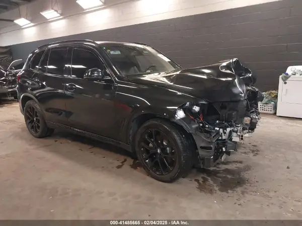 5UXCR6C52KLL52770 2019 BMW X5 - Image 1