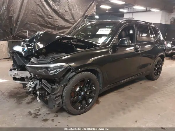5UXCR6C52KLL52770 2019 BMW X5 - Image 2