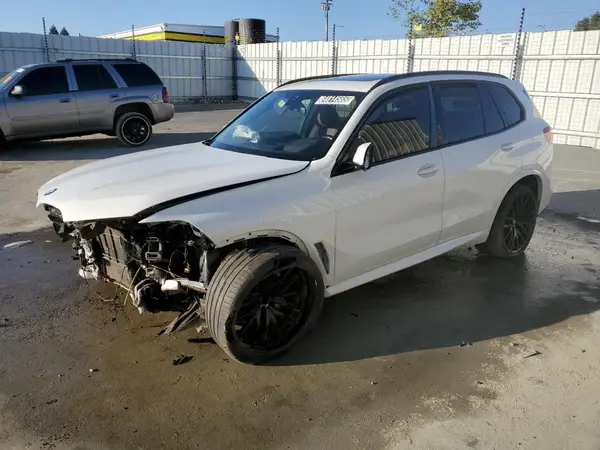 5UXCR6C52KLL60769 2019 BMW X5 - Image 1