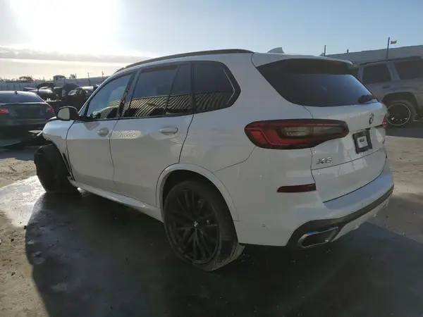 5UXCR6C52KLL60769 2019 BMW X5 - Image 2