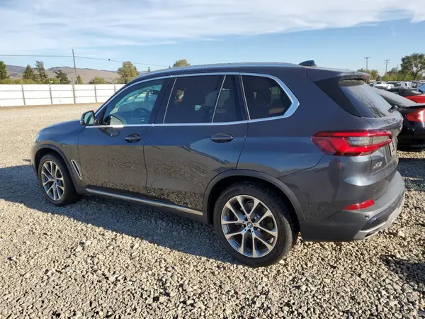 5UXCR6C52KLL61842 2019 BMW X5 - Image 2
