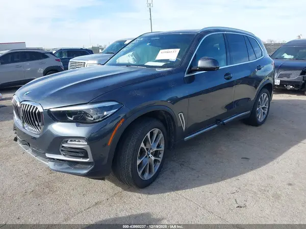 5UXCR6C52KLL64031 2019 BMW X5 - Image 2
