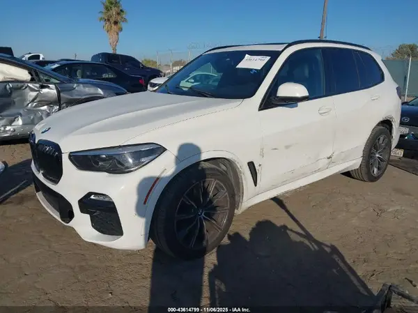 5UXCR6C52KLL64191 2019 BMW X5 - Image 2