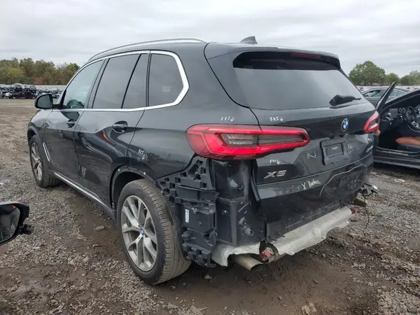 5UXCR6C52KLL65146 2019 BMW X5 - Image 2