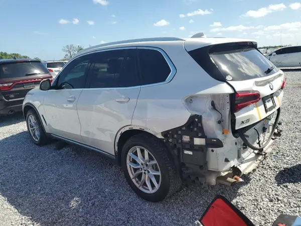5UXCR6C53KLK81045 2019 BMW X5 - Image 2