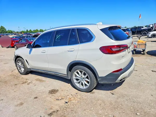 5UXCR6C53KLK81143 2019 BMW X5 - Image 2