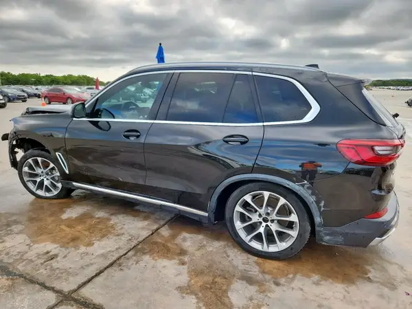 5UXCR6C53KLK82972 2019 BMW X5 - Image 2