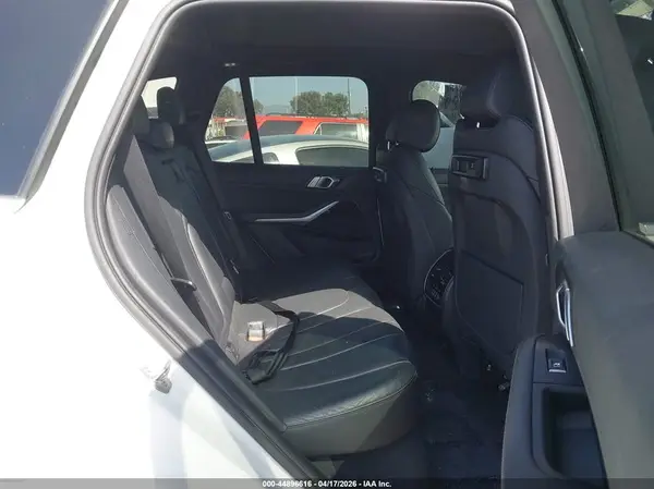 5UXCR6C53KLK85922 2019 BMW X5 - Image 8
