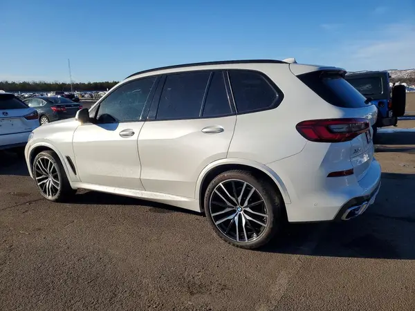 5UXCR6C53KLL10401 2019 BMW X5 - Image 2