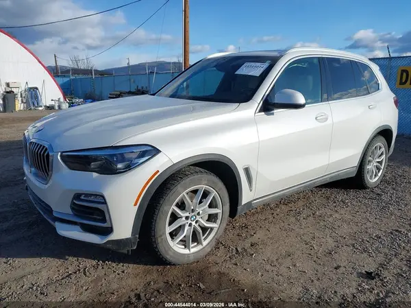 5UXCR6C53KLL11838 2019 BMW X5 - Image 2