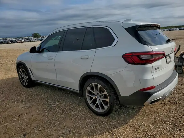 5UXCR6C53KLL13363 2019 BMW X5 - Image 2