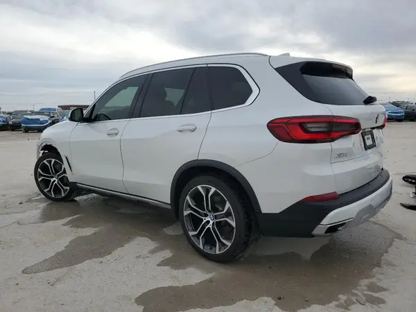 5UXCR6C53KLL13685 2019 BMW X5 - Image 2