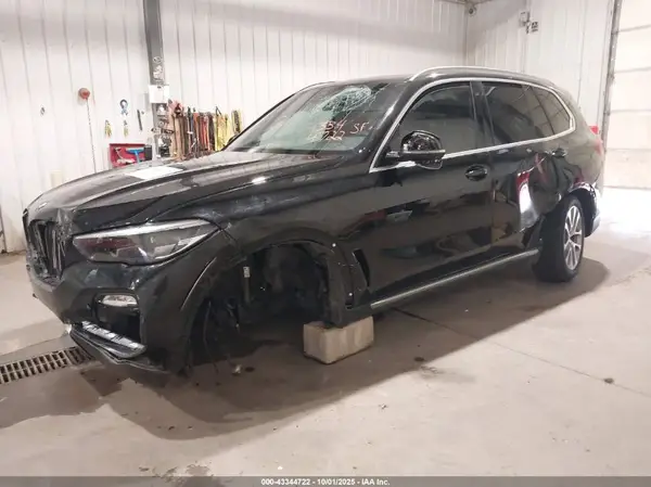 5UXCR6C53KLL14190 2019 BMW X5 - Image 2