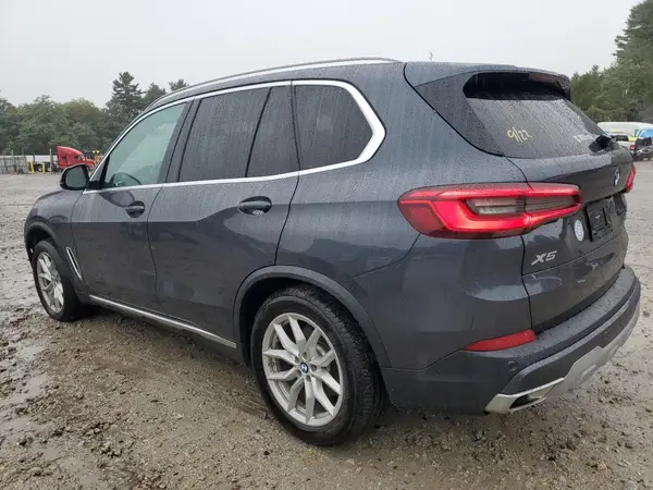 5UXCR6C53KLL14416 2019 BMW X5 - Image 2