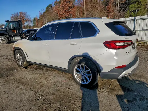5UXCR6C53KLL21849 2019 BMW X5 - Image 2