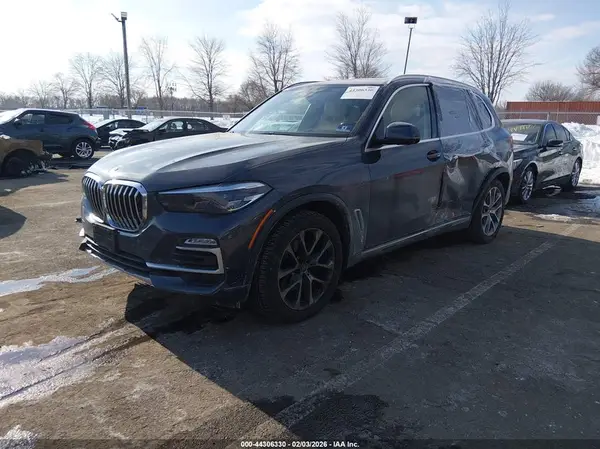 5UXCR6C53KLL26999 2019 BMW X5 - Image 2