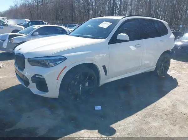 5UXCR6C53KLL27117 2019 BMW X5 - Image 2