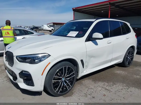 5UXCR6C53KLL34732 2019 BMW X5 - Image 2