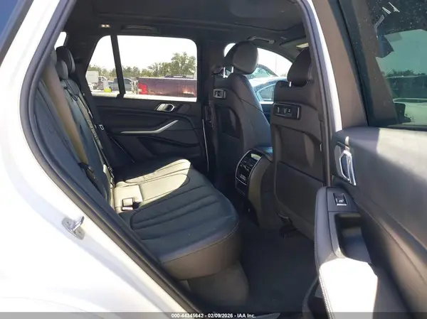 5UXCR6C53KLL34732 2019 BMW X5 - Image 8