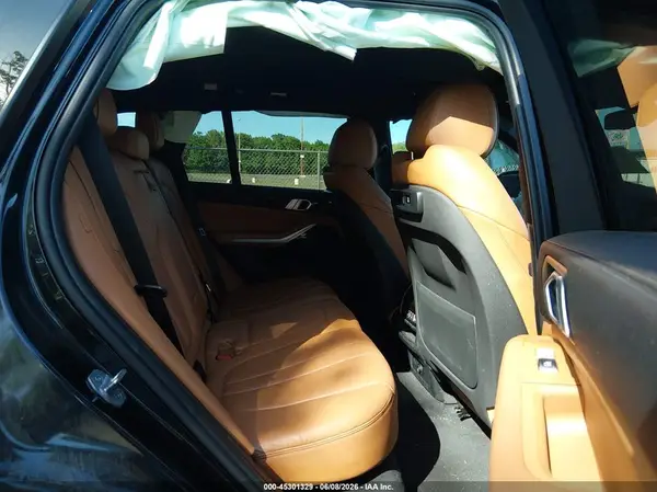 5UXCR6C53KLL36660 2019 BMW X5 - Image 8