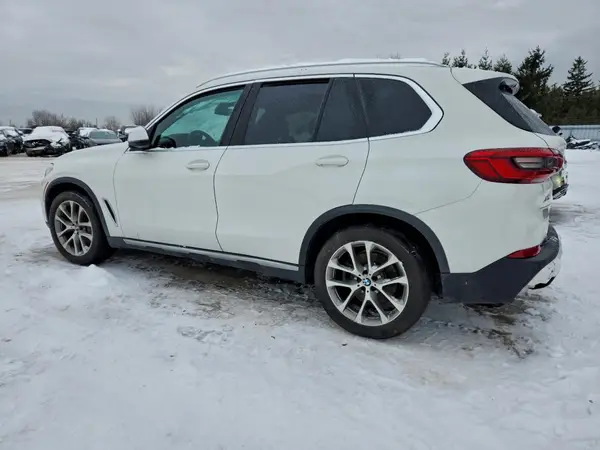 5UXCR6C53KLL38036 2019 BMW X5 - Image 2