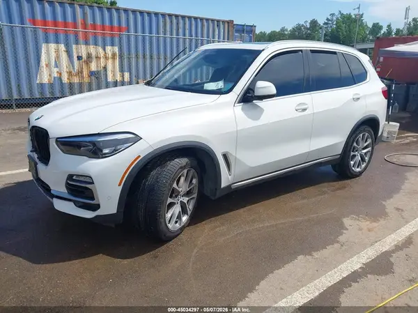 5UXCR6C53KLL39817 2019 BMW X5 - Image 2