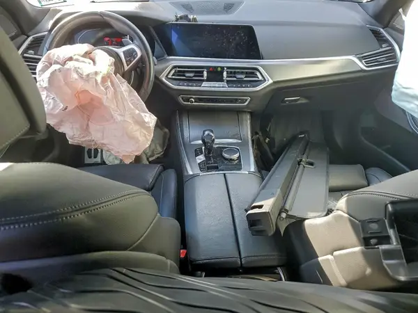 5UXCR6C53KLL52695 2019 BMW X5 - Image 8