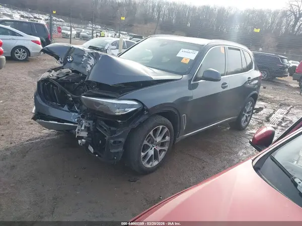5UXCR6C53KLL60845 2019 BMW X5 - Image 2