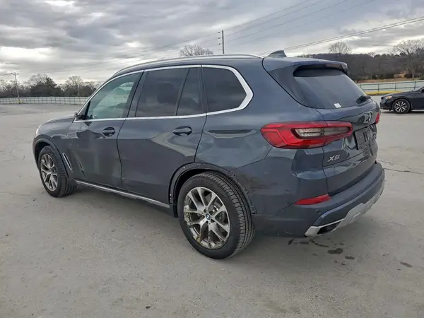 5UXCR6C53KLL65012 2019 BMW X5 - Image 2