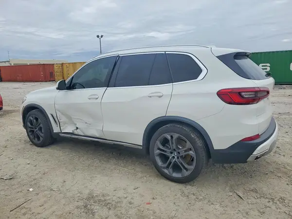 5UXCR6C54KLK80518 2019 BMW X5 - Image 2