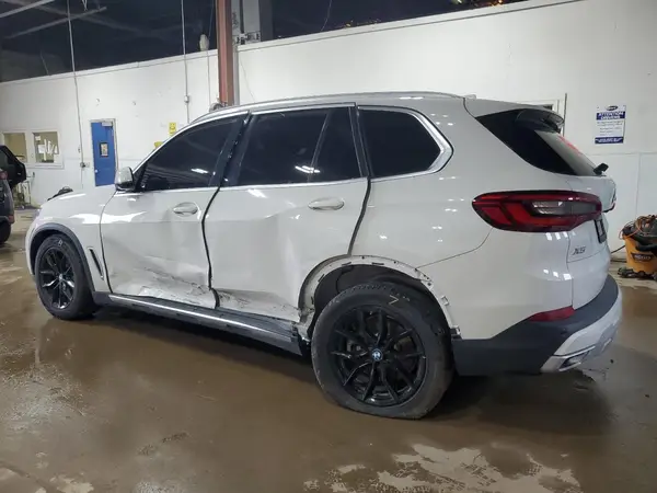 5UXCR6C54KLK88053 2019 BMW X5 - Image 2