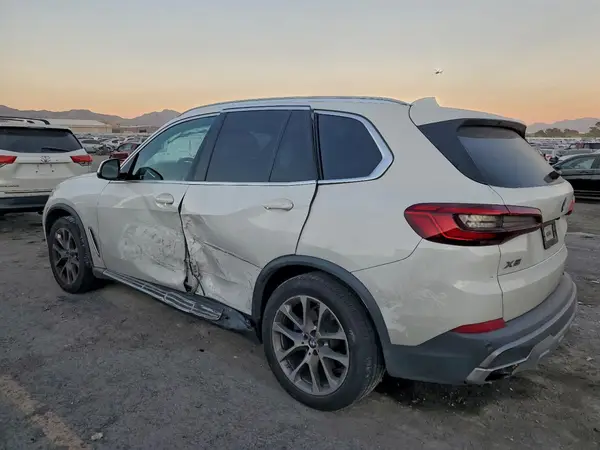 5UXCR6C54KLK88960 2019 BMW X5 - Image 2