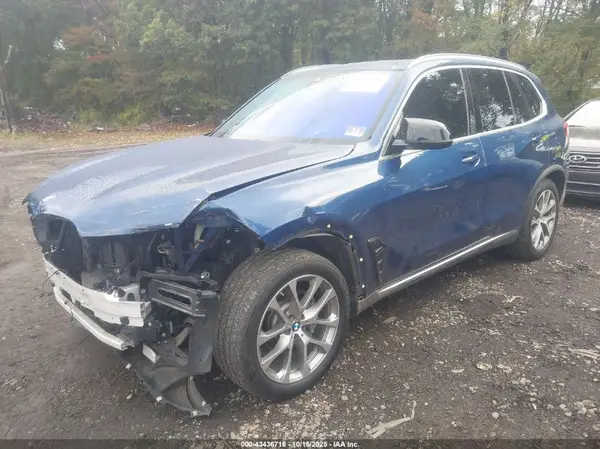 5UXCR6C54KLK89137 2019 BMW X5 - Image 2