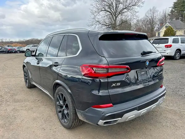 5UXCR6C54KLK89350 2019 BMW X5 - Image 2