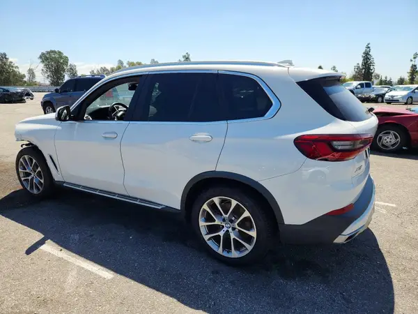 5UXCR6C54KLK99862 2019 BMW X5 - Image 2