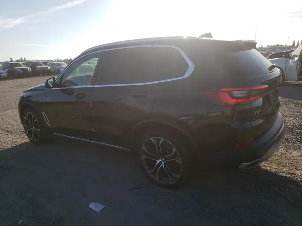 5UXCR6C54KLL01724 2019 BMW X5 - Image 2
