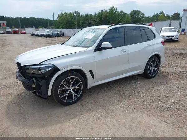 5UXCR6C54KLL04879 2019 BMW X5 - Image 2