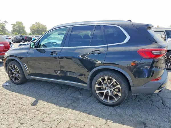 5UXCR6C54KLL07071 2019 BMW X5 - Image 2