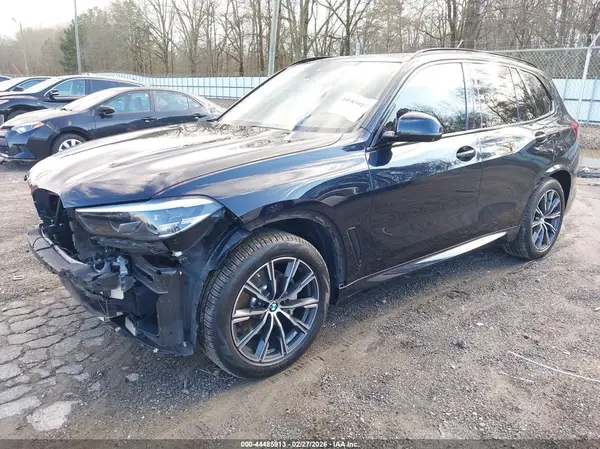 5UXCR6C54KLL09564 2019 BMW X5 - Image 2