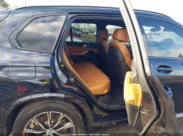 5UXCR6C54KLL09564 2019 BMW X5 - Image 8