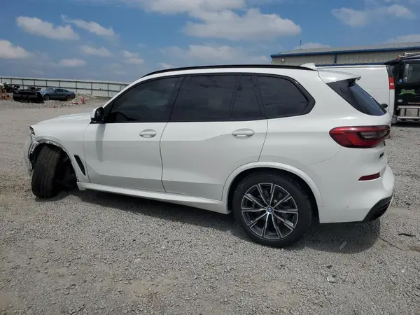 5UXCR6C54KLL10696 2019 BMW X5 - Image 2