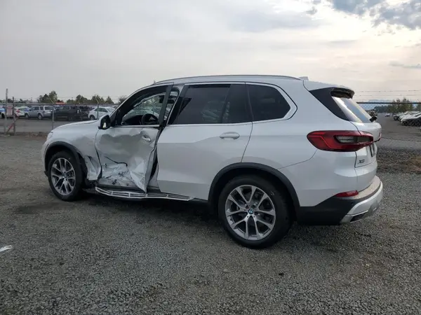 5UXCR6C54KLL11699 2019 BMW X5 - Image 2
