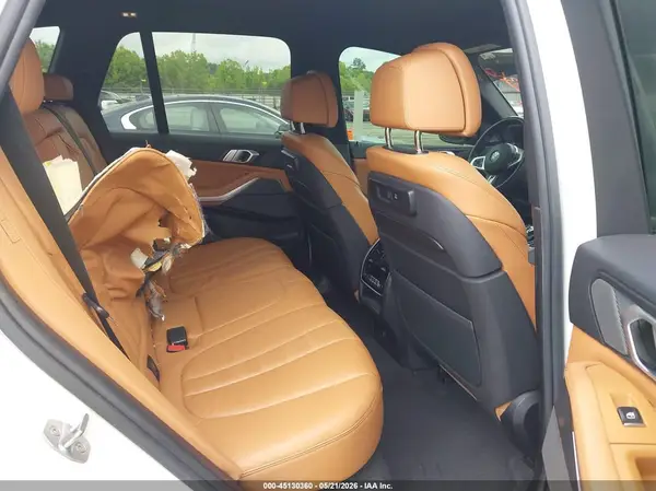 5UXCR6C54KLL11718 2019 BMW X5 - Image 8