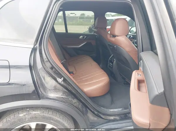 5UXCR6C54KLL11797 2019 BMW X5 - Image 8