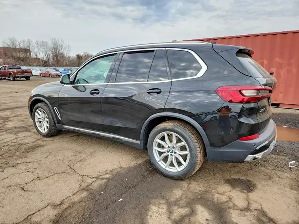 5UXCR6C54KLL11816 2019 BMW X5 - Image 2