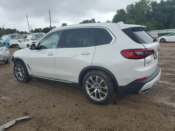 5UXCR6C54KLL12416 2019 BMW X5 - Image 2