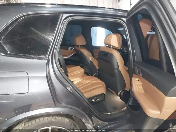5UXCR6C54KLL33931 2019 BMW X5 - Image 8
